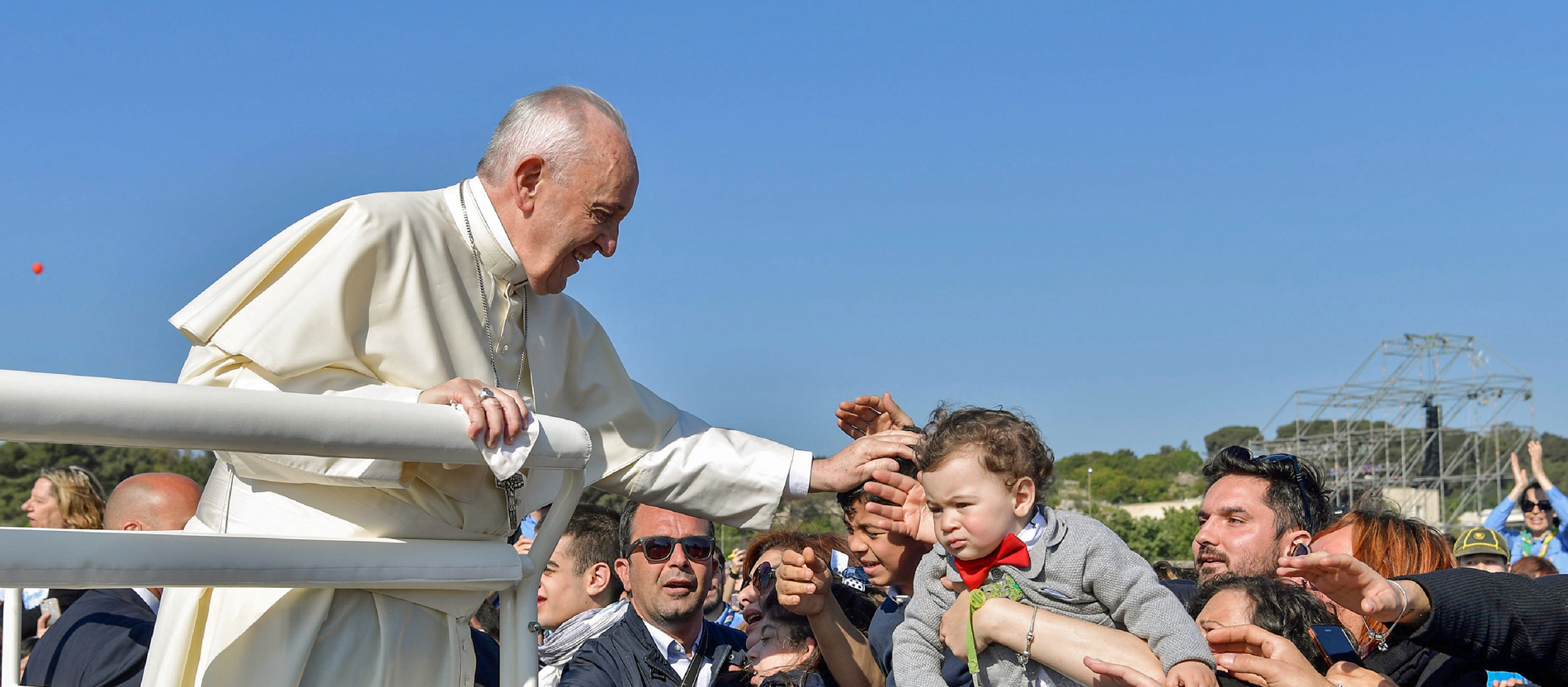 Der Papst am Grab eines unbequemen Geistlichen