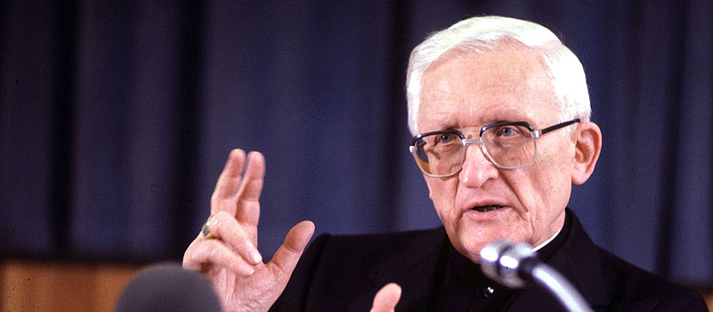 Kardinal Joseph Höffner (1906-1987), Erzbischof von Köln, Vorsitzender der Deutschen Bischofskonferenz von 1976 bis 1987.