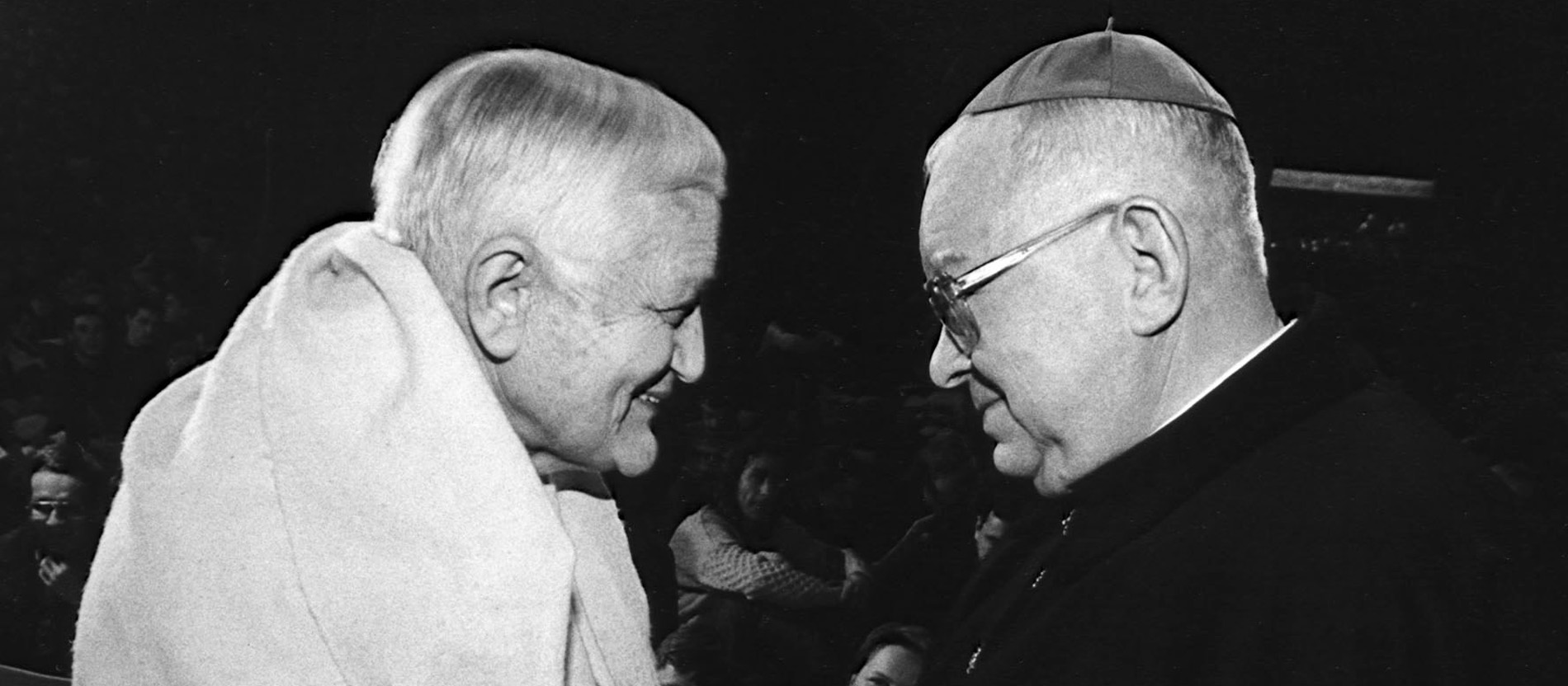 Der Prior von Taize, Frère Roger Schütz (l.) und der Erzbischof von Breslau, Kardinal Henryk Gulbinowicz. (1996)