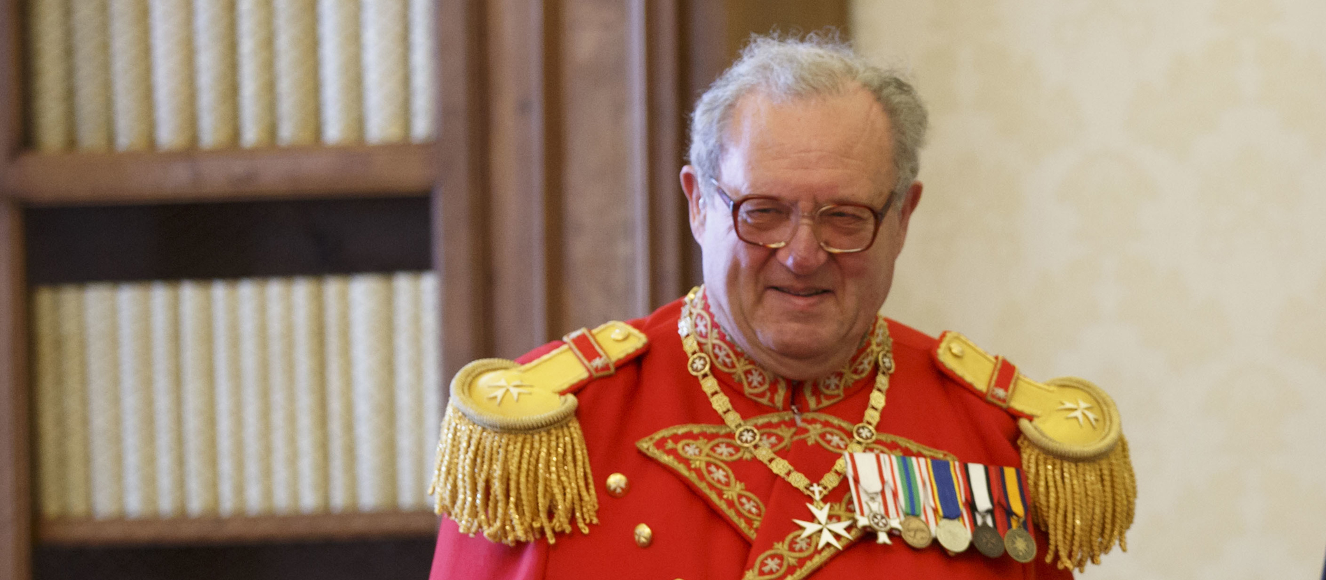 Matthew Festing, in der Uniform der Malteser.