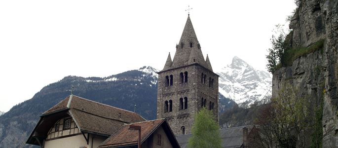 Die Abtei Saint-Maurice vor dem Gipfel Cime de l'Est
