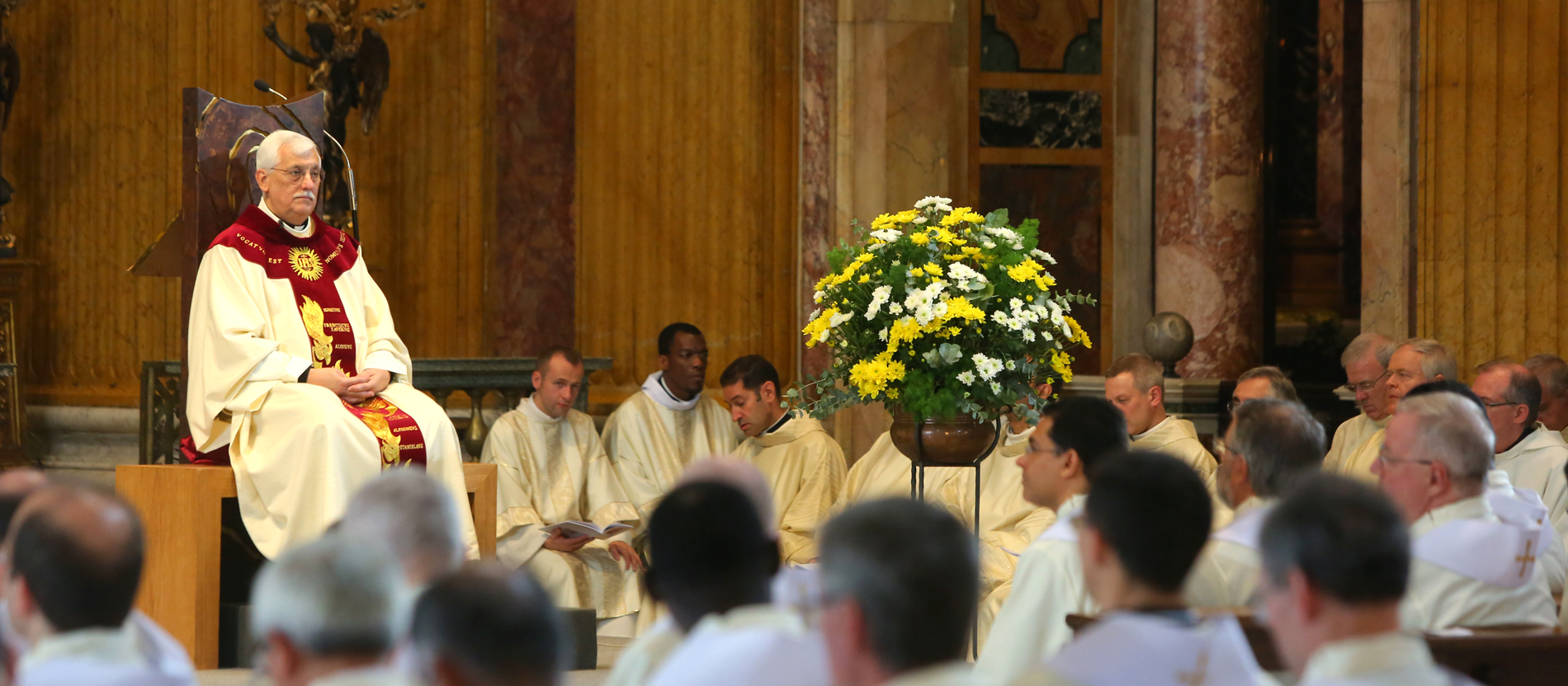 Der "Schwarze Papst" wird 70 Jahre alt