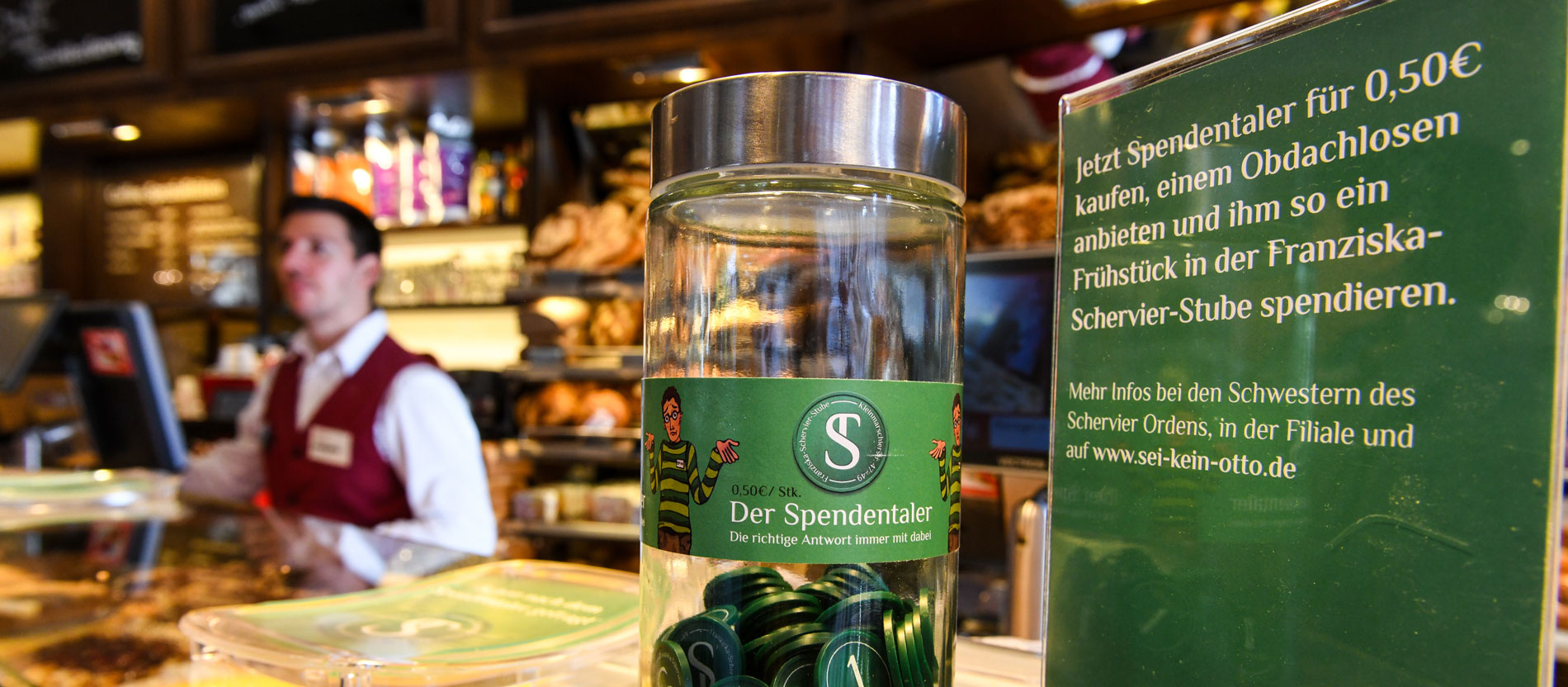 Spendentaler für ein Frühstück in der Franziska-Schervier-Stube der Armen-Schwestern vom heiligen Franziskus am 8. Oktober 2018 in einer Bäckerei in Aachen.