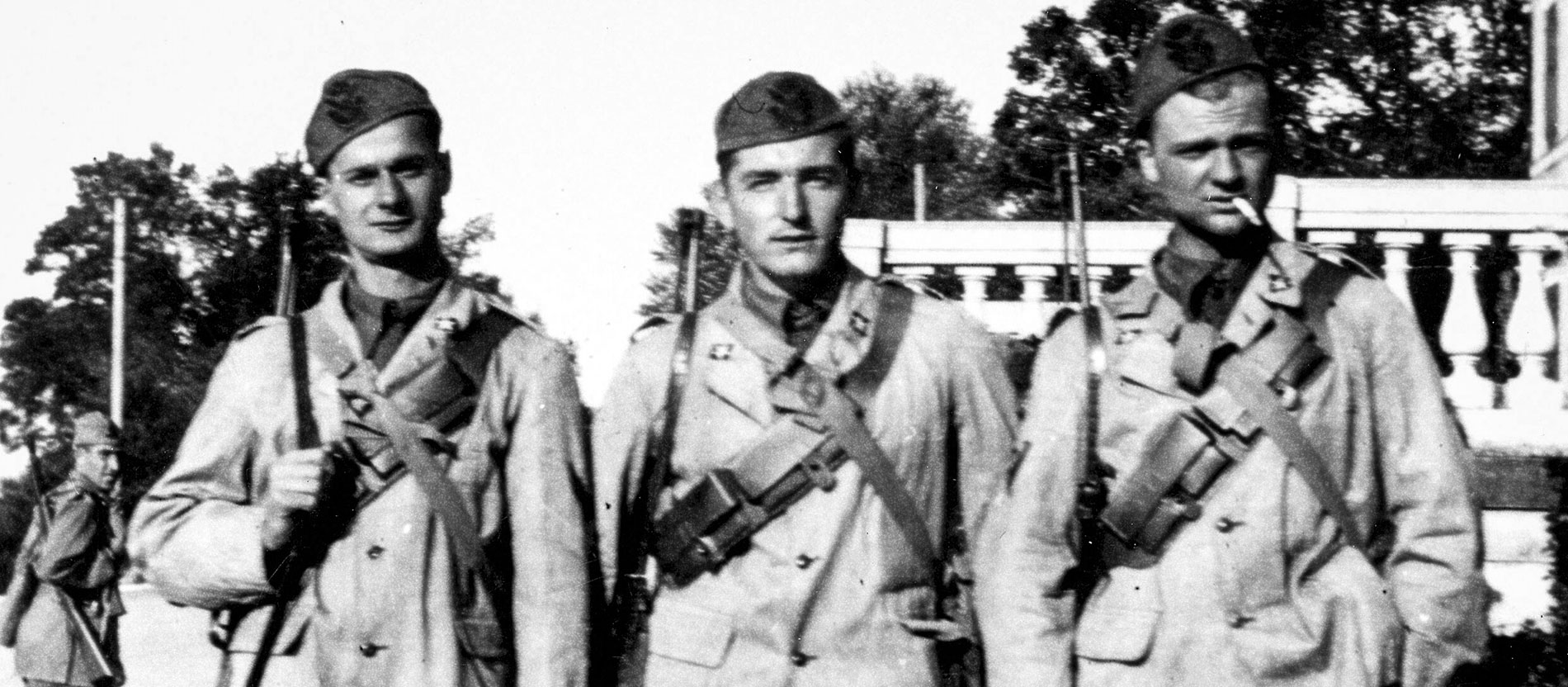 Alberto Marvelli (Mitte) als Soldat im Zweiten Weltkrieg