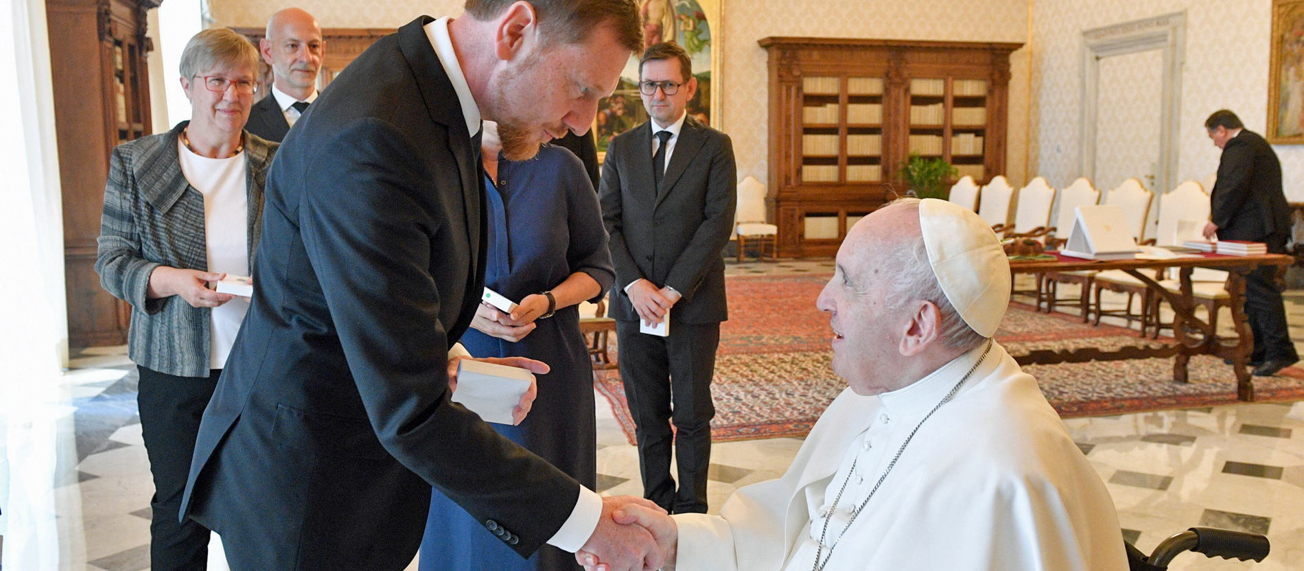 Sachsens Ministerpräsident Kretschmer beim Papst