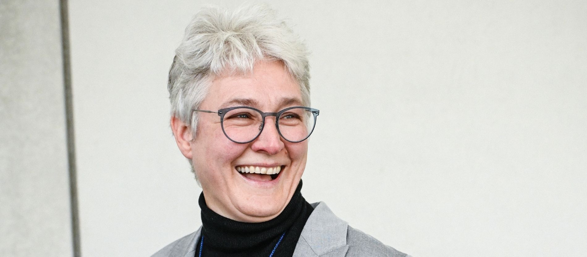 Ordensfrau Katharina Ganz lächelt in die Kamera