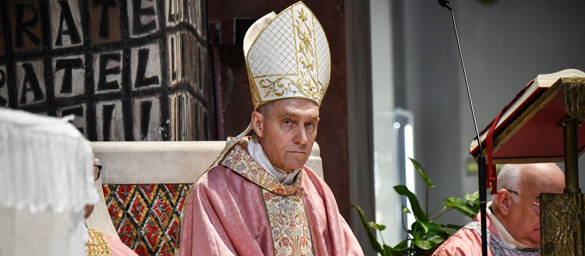 Erzbischof Georg Gänswein bei einer Messe in Santa Maria Consolatrice