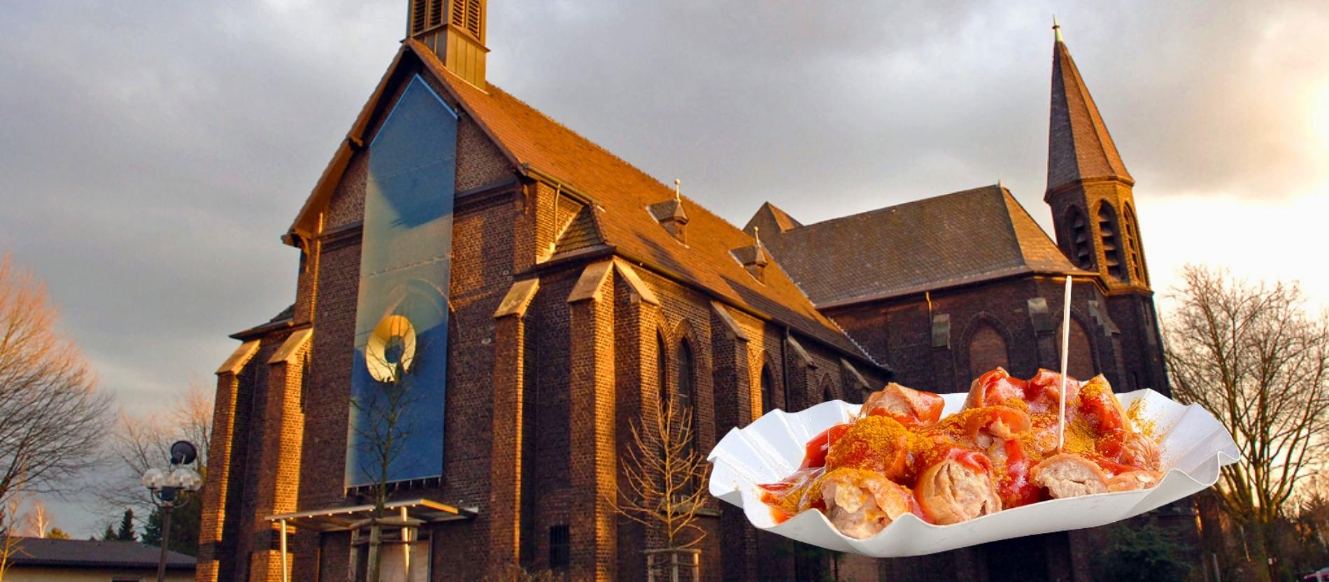 Auf der Montage sieht man eine Currywurst vor einer Kirche