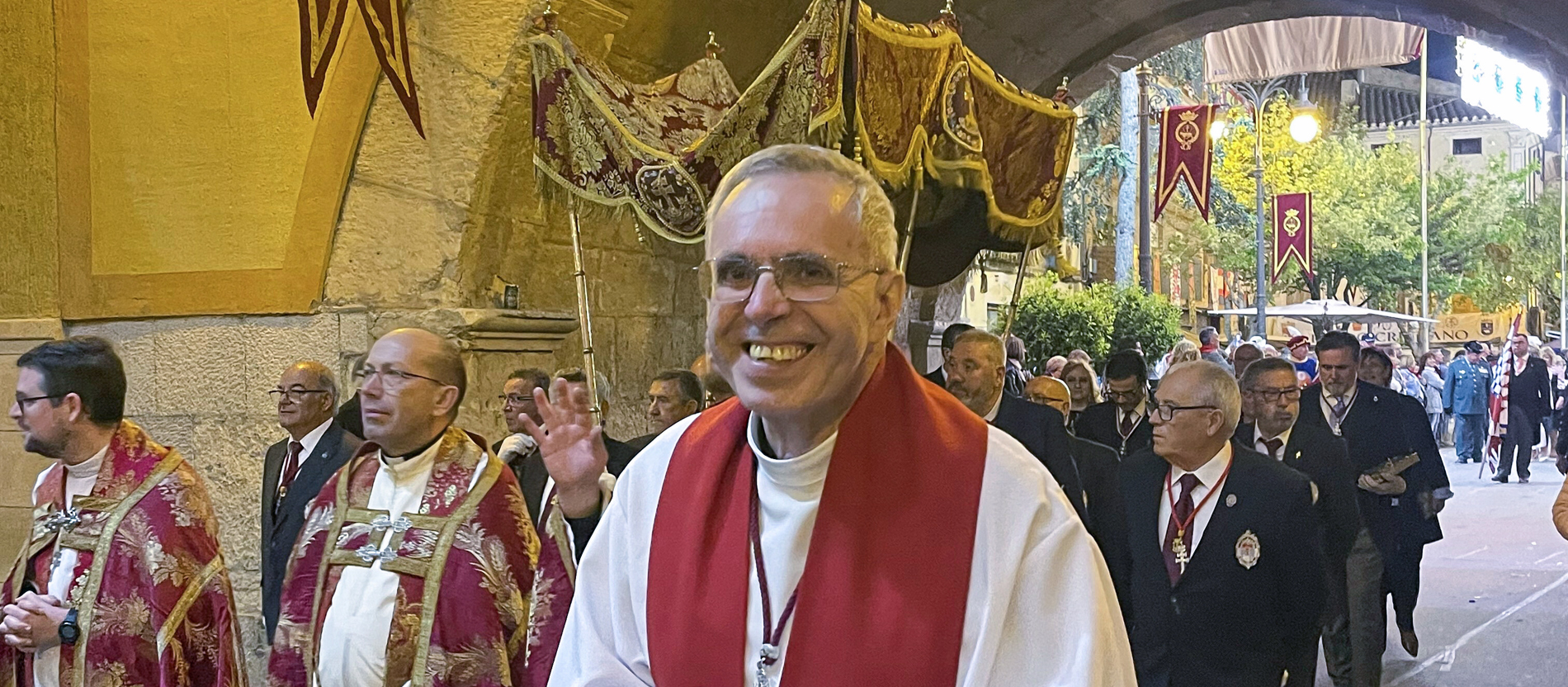 Pfarrer Norbert Hofmann bei der Prozession in Caravaca de la Cruz