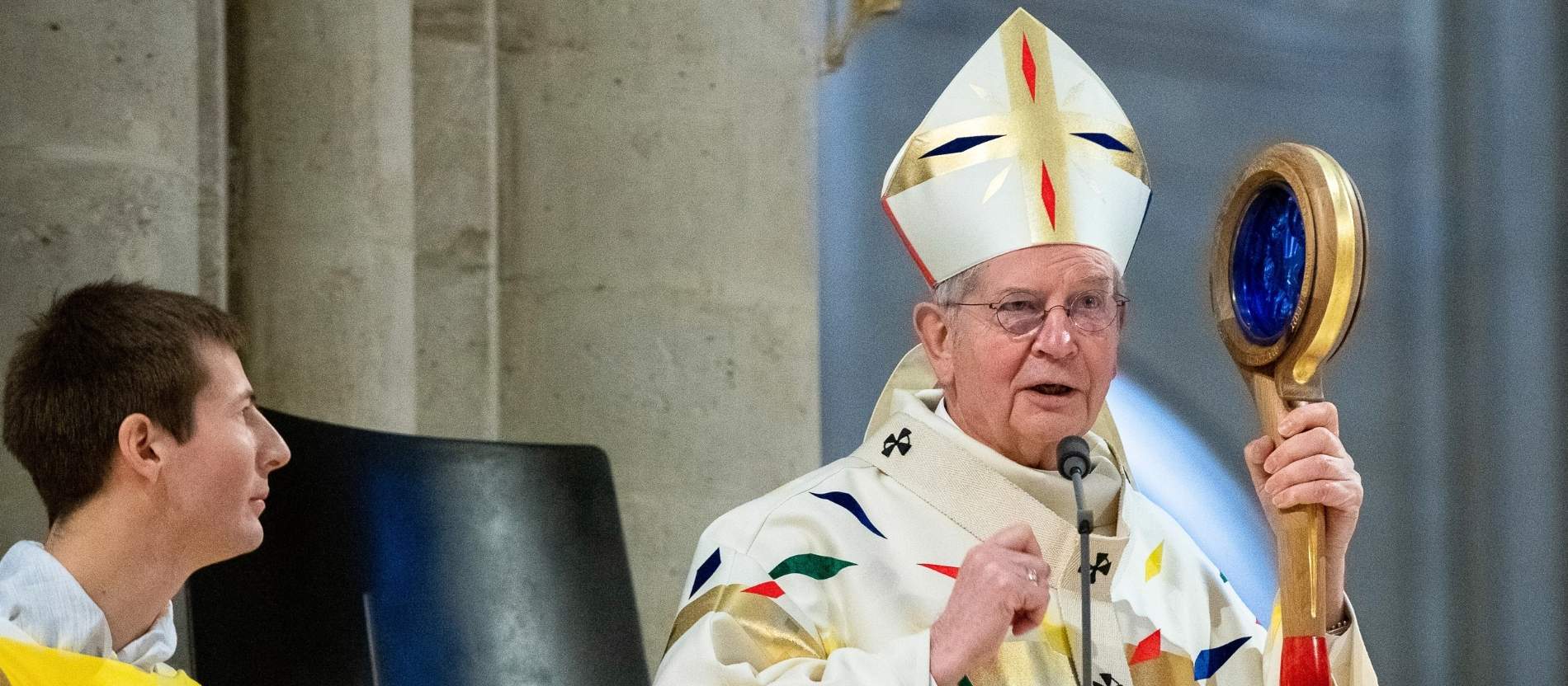 Laurent Ulrich  beim Gottesdienst zur unbefleckten Empfängnis zum Auftakt der Eröffnungswoche in der Kathedrale Notre-Dame 2024.