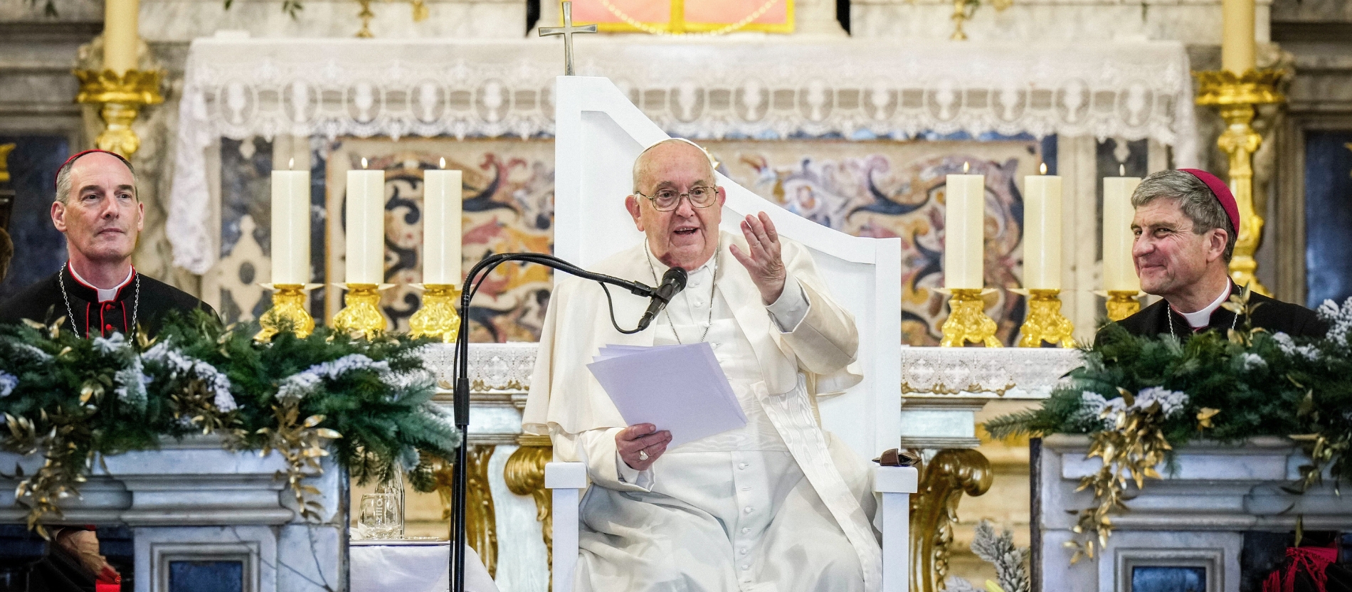 Papst Franziskus in der Kathedrale von Ajaccio