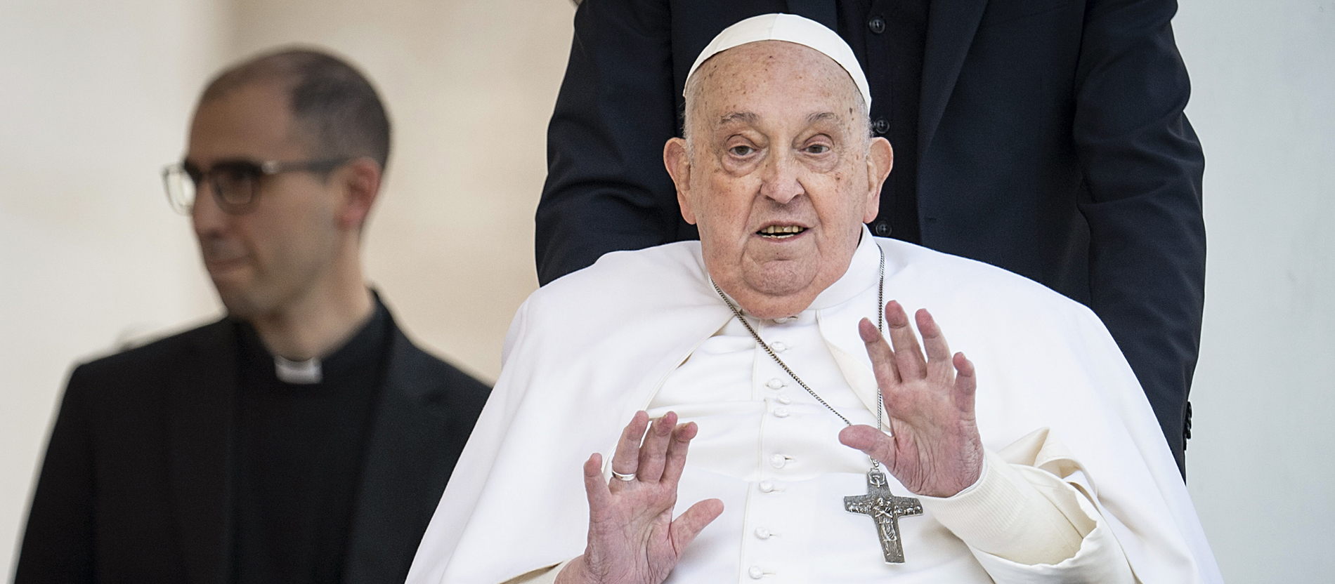 Papst Franziskus beim Gottesdienst auf dem Petersplatz an Palmsonntag