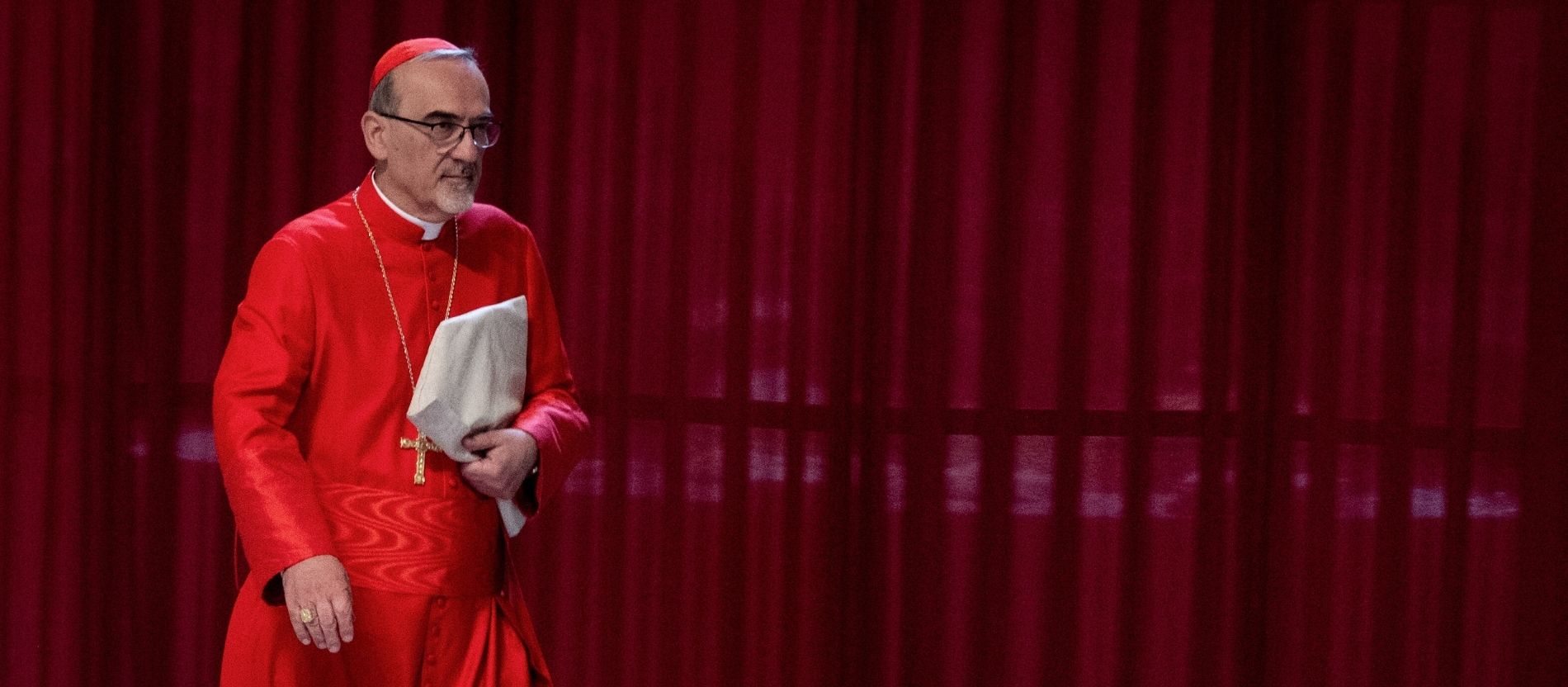 Kardinal Pierbattista Pizzaballa in roter Soutane