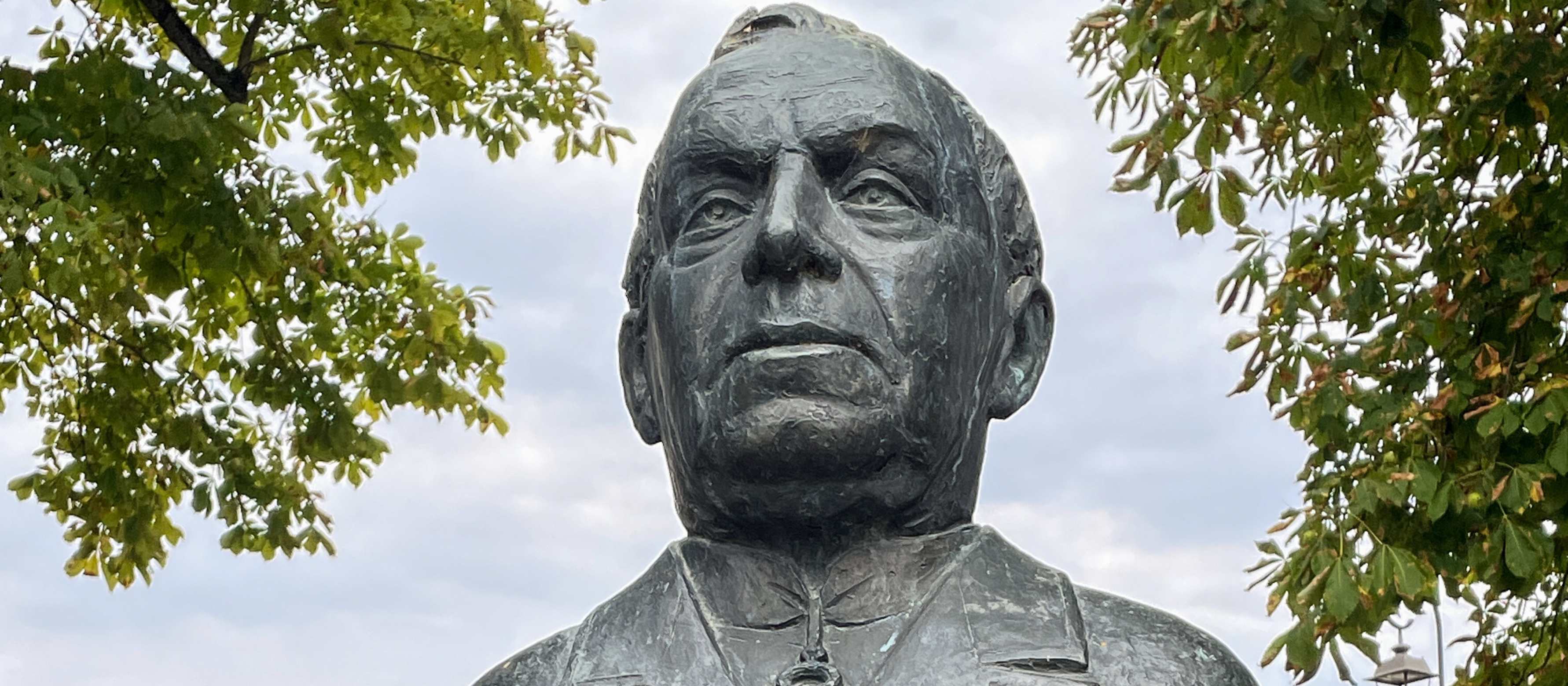 Félix Kir, Pfarrer und Bürgermeister von Dijon