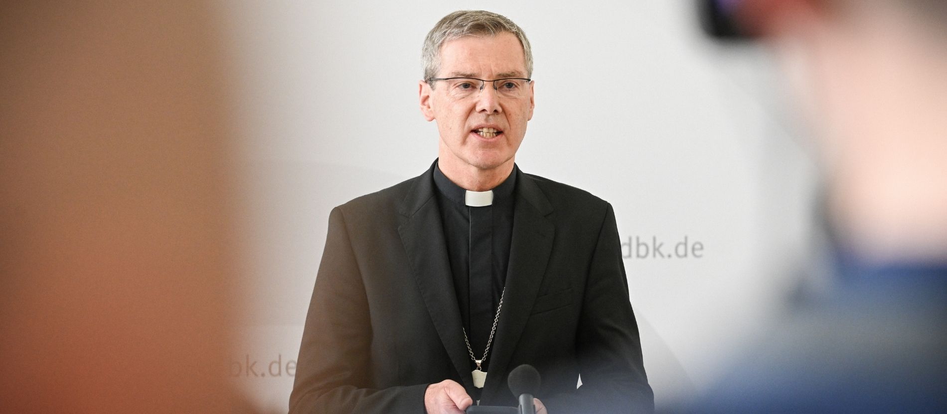 Der Vorsitzende der Deutschen Bischofskonferenz, Bischof Heiner Wilmer, bei einer Pressekonferenz