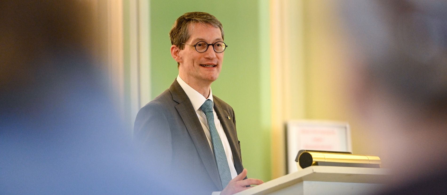 Moraltheologe Jochen Sautermeister spricht bei einem Vortrag