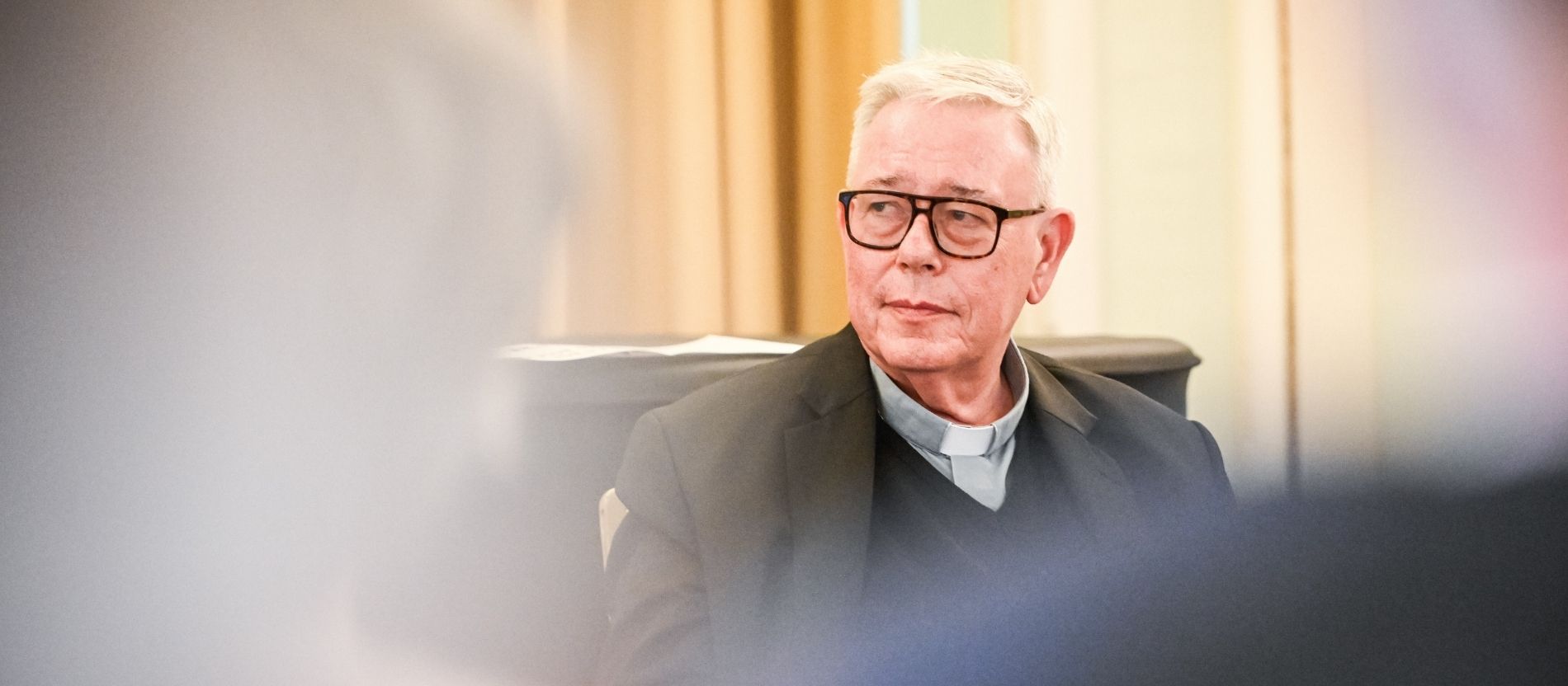 Kardinal Jean-Claude Hollerich bei einem Symposium