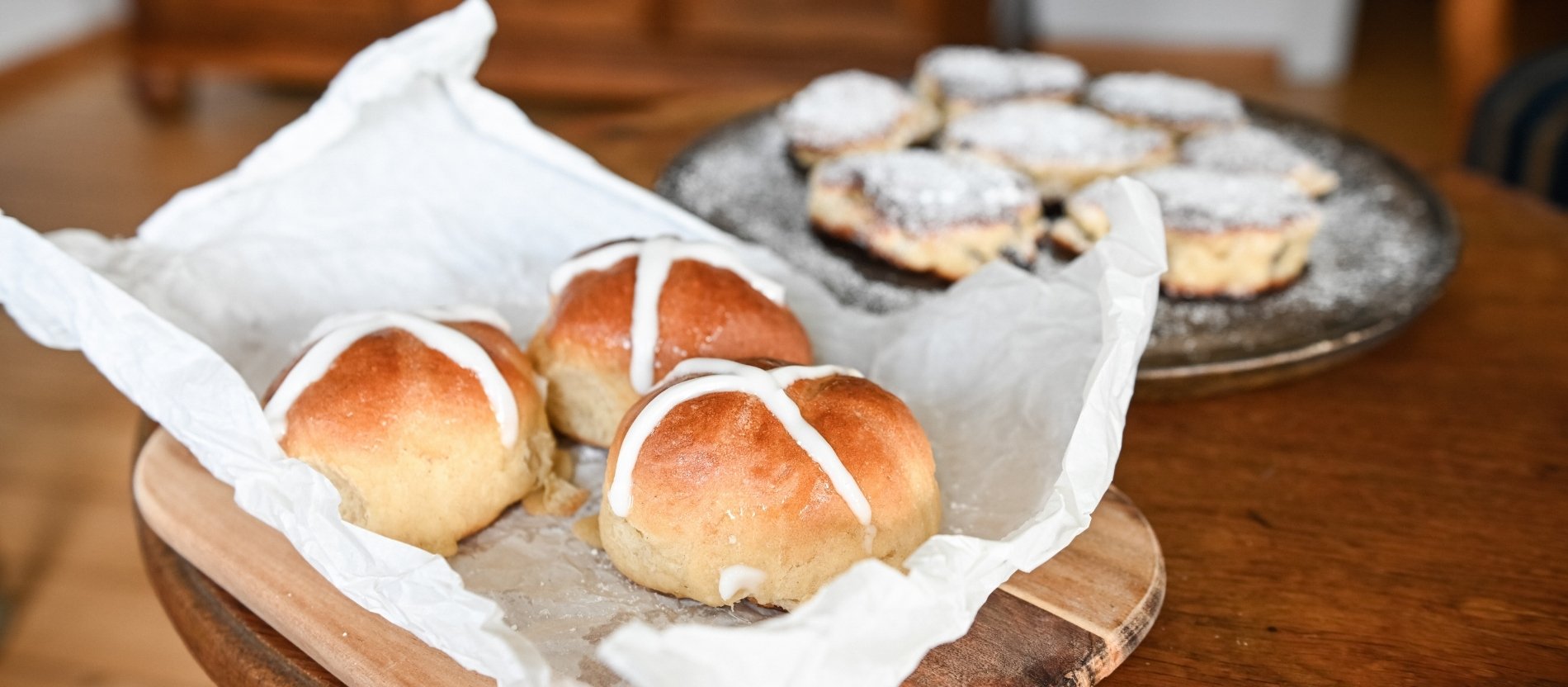 Fisch und Hefebrötchen – Das essen Christen weltweit an Karfreitag