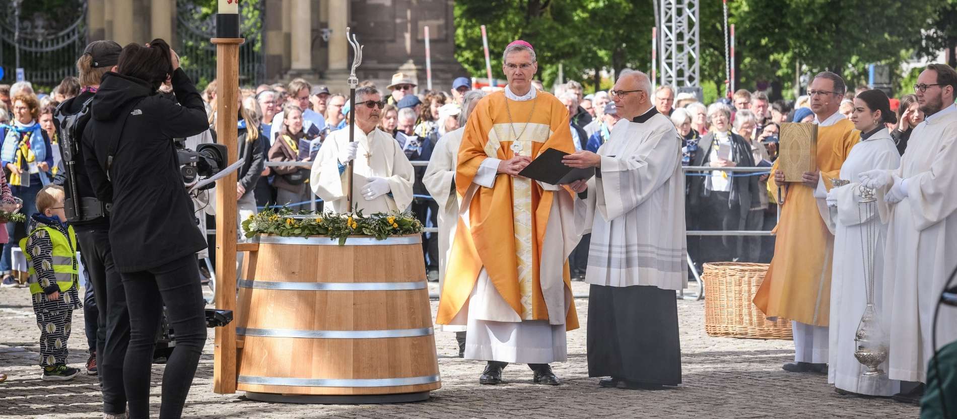 Bischof Heiner Wilmer beim Abschlussgottesdienst auf dem Katholikentag in Würzburg