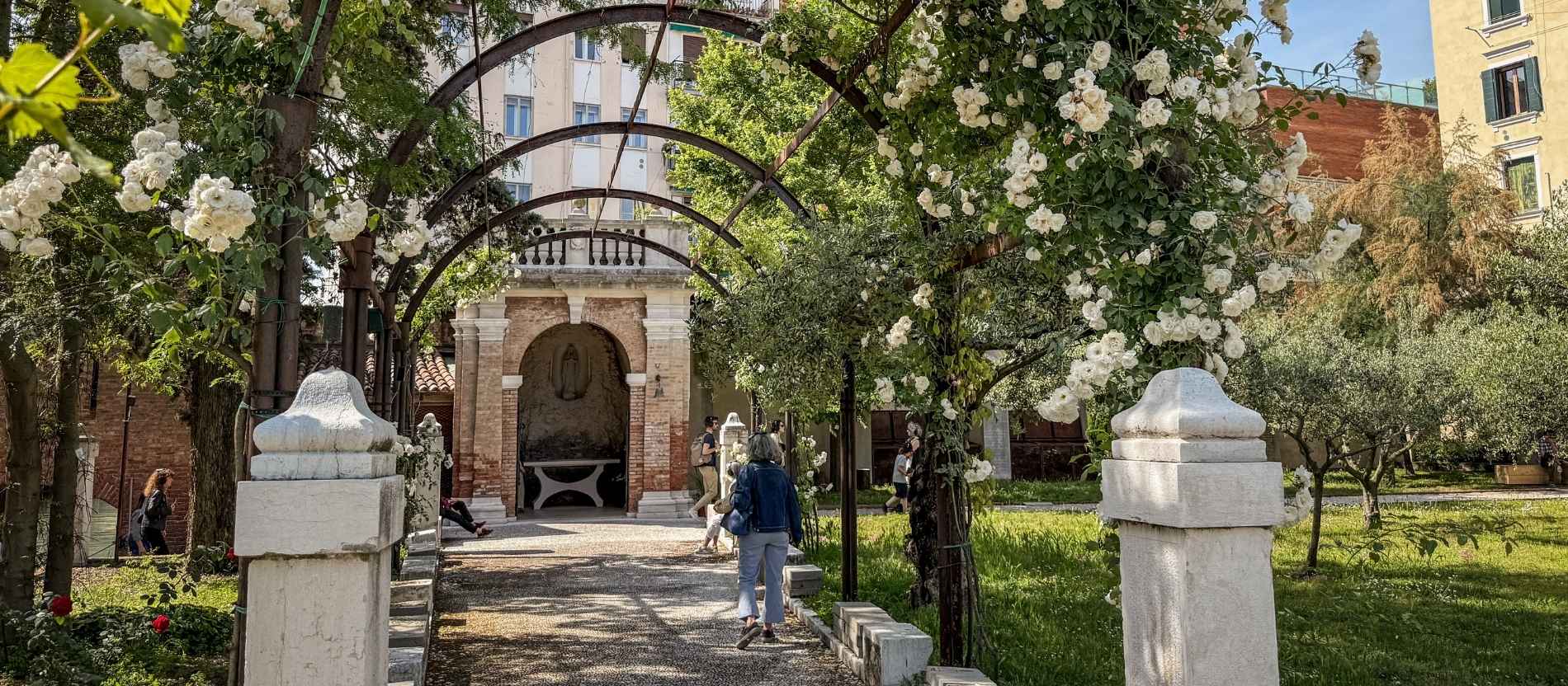 Eine Kapelle im Giardino Mistico dei Carmelitani Scalzi in Venedig.