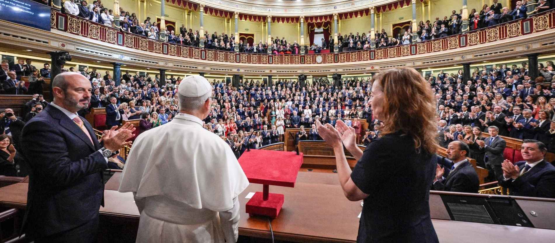 Standing Ovations für historische Papstrede in Spaniens Parlament