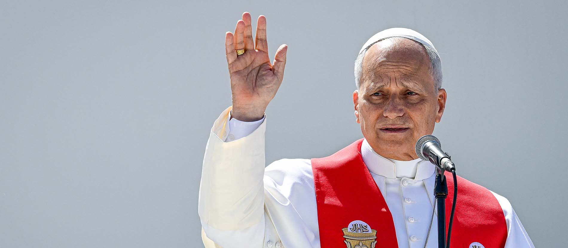 Schöne Bilder, klare Worte: Der Papst zwischen Gaudí und Migranten