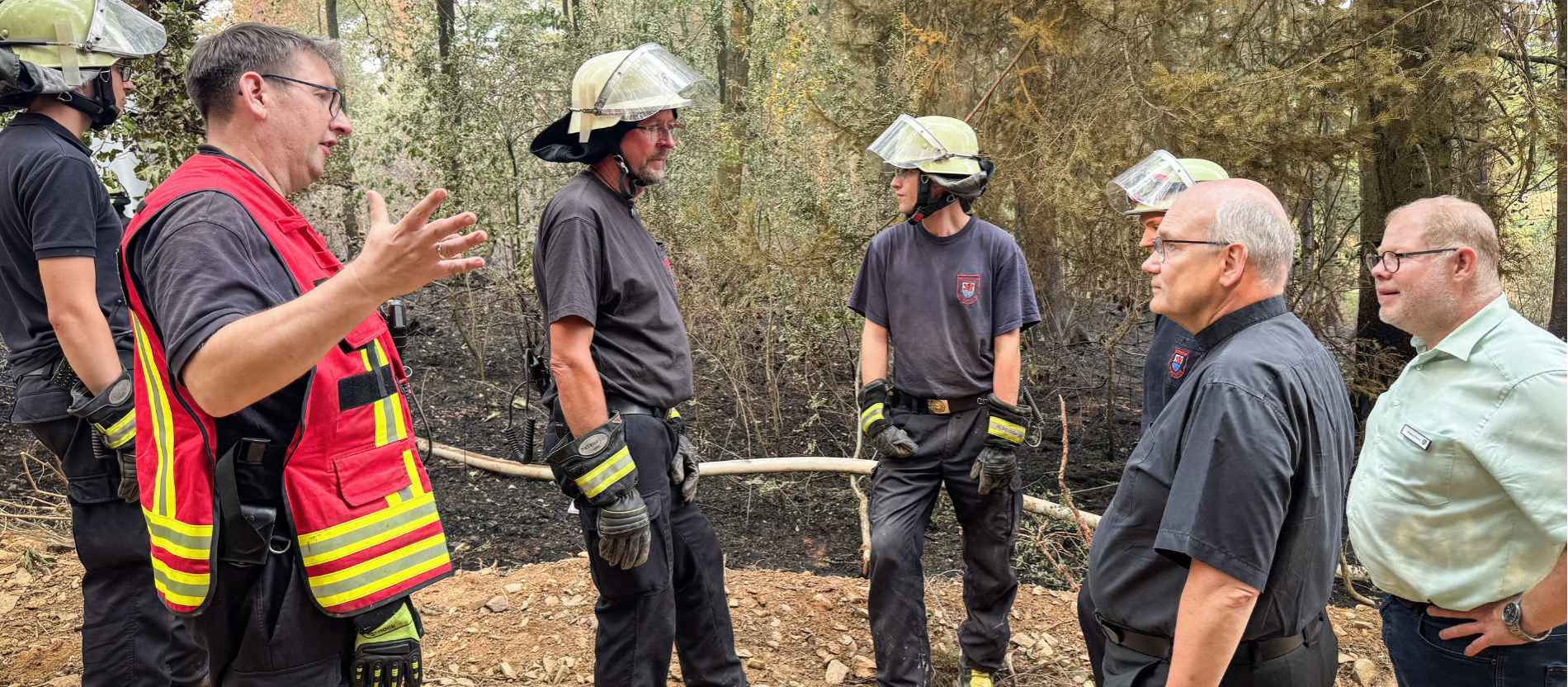 Aachens Bischof besucht Einsatzkräfte vor Ort in Hürtgenwald