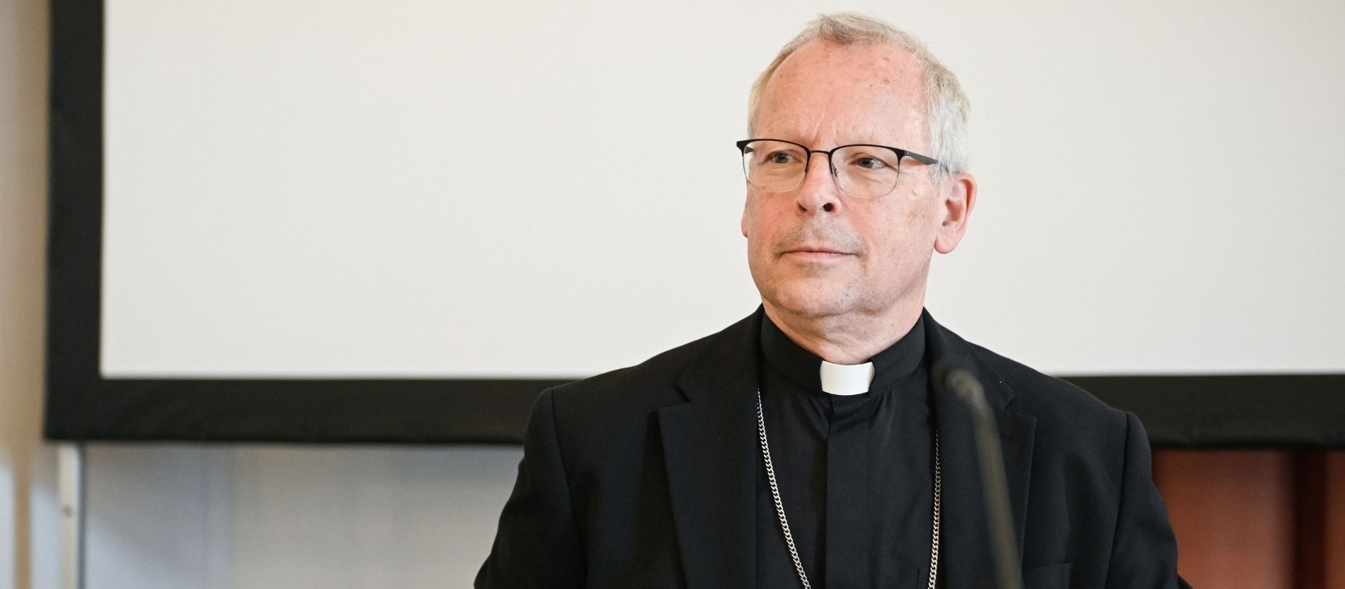 Der Apostolische Nuntius, Erzbischof Hubertus van Megen, bei der Herbstvollversammlung der Deutschen Bischöfe