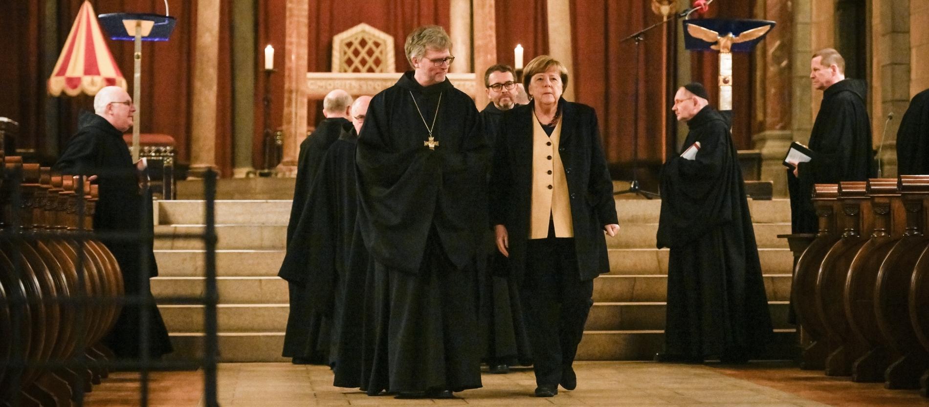 Abt Mauritius und Angela Merkel in Abteikirche Maria Laach