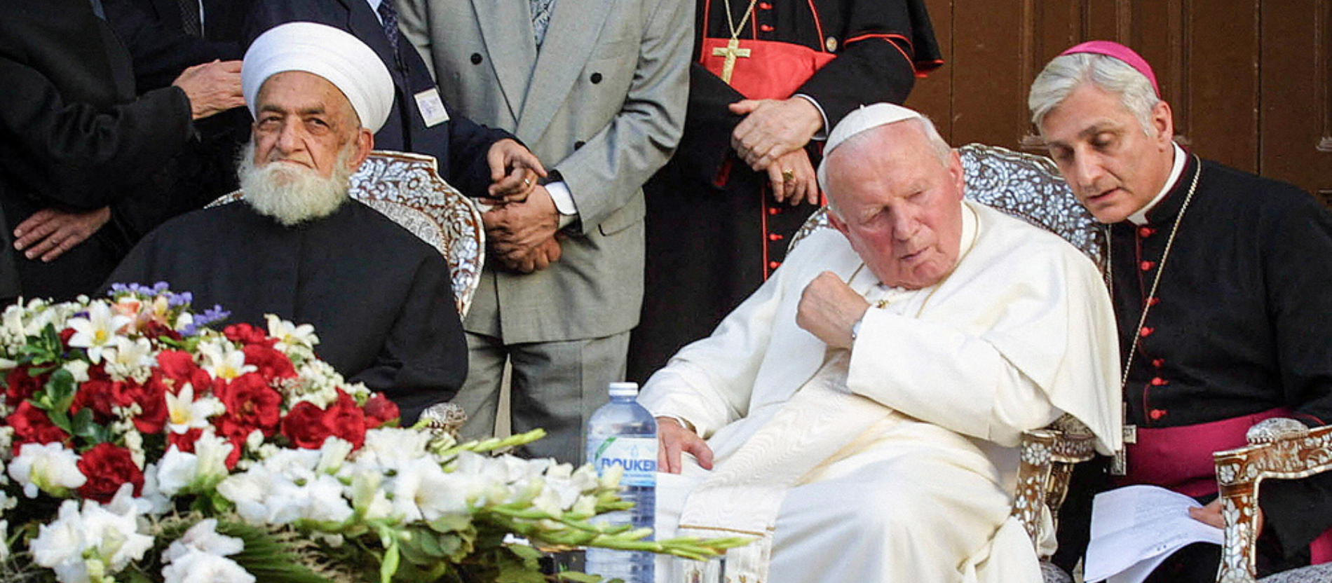 Groß-Mufti Ahmad Kuftaro (links) mit Papst Johannes Paul II. (rechts)