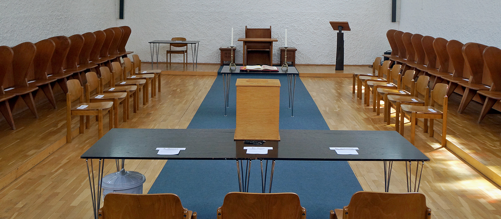 Blick in den Kapitelsaal der Abtei Königsmünster