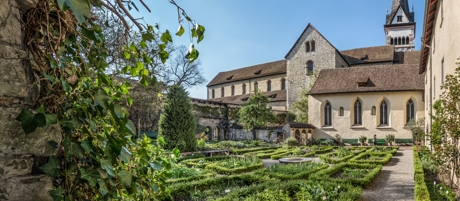 Ein Schlüssellochblick in Gärten der mittelalterlichen Klöster