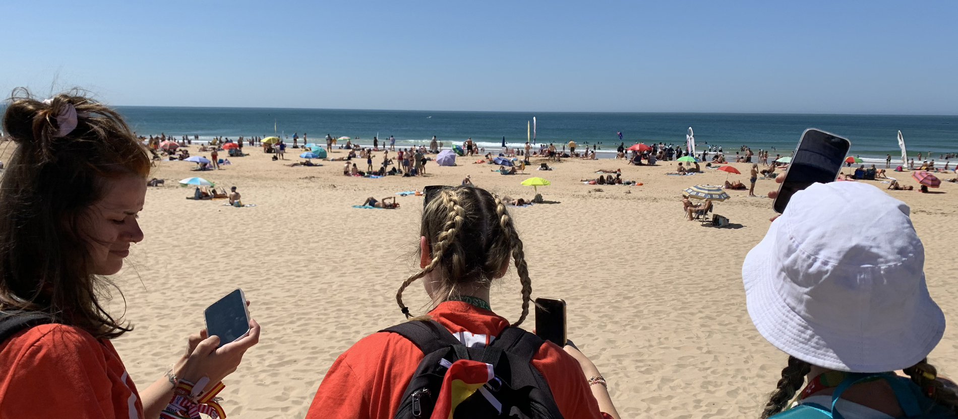 WJT-Teilnehmer am Strand