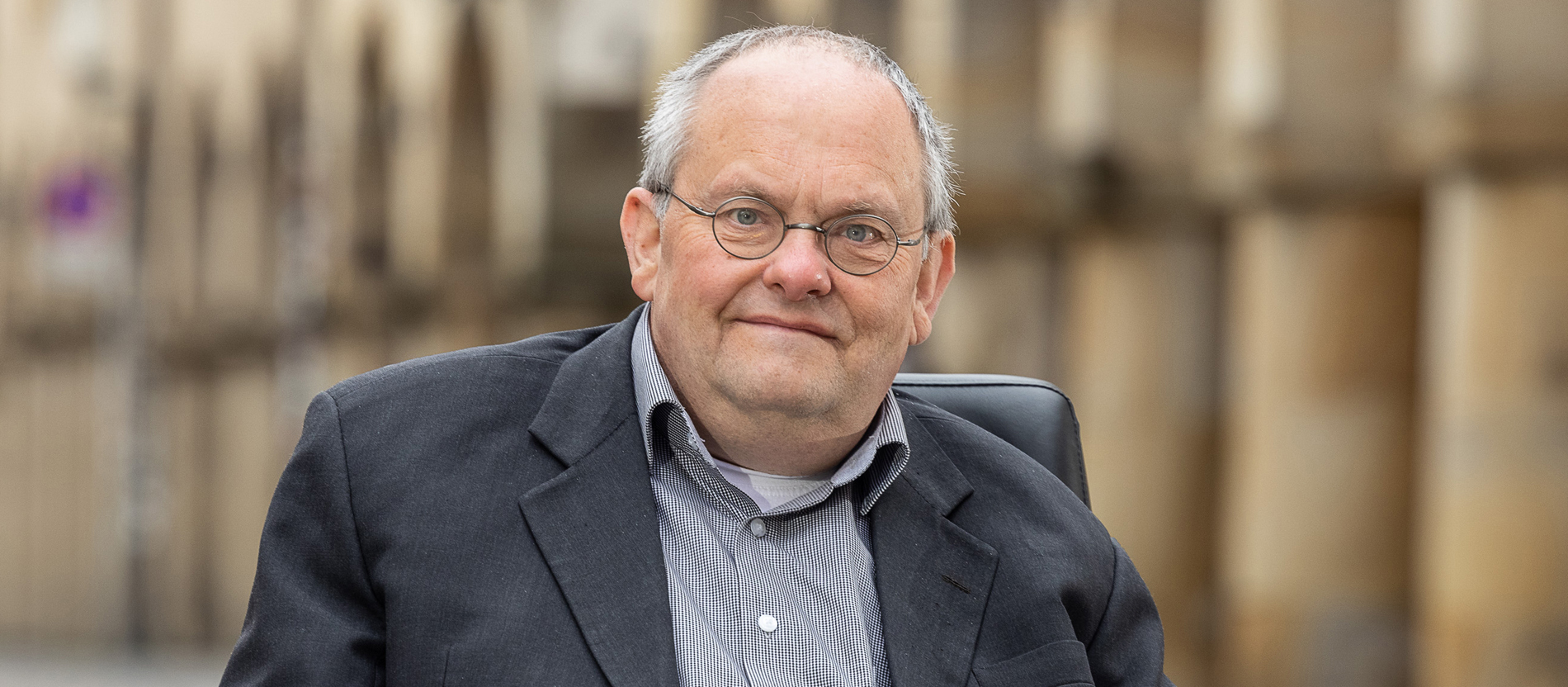 Matthias Fraune in seinem Rollstuhl