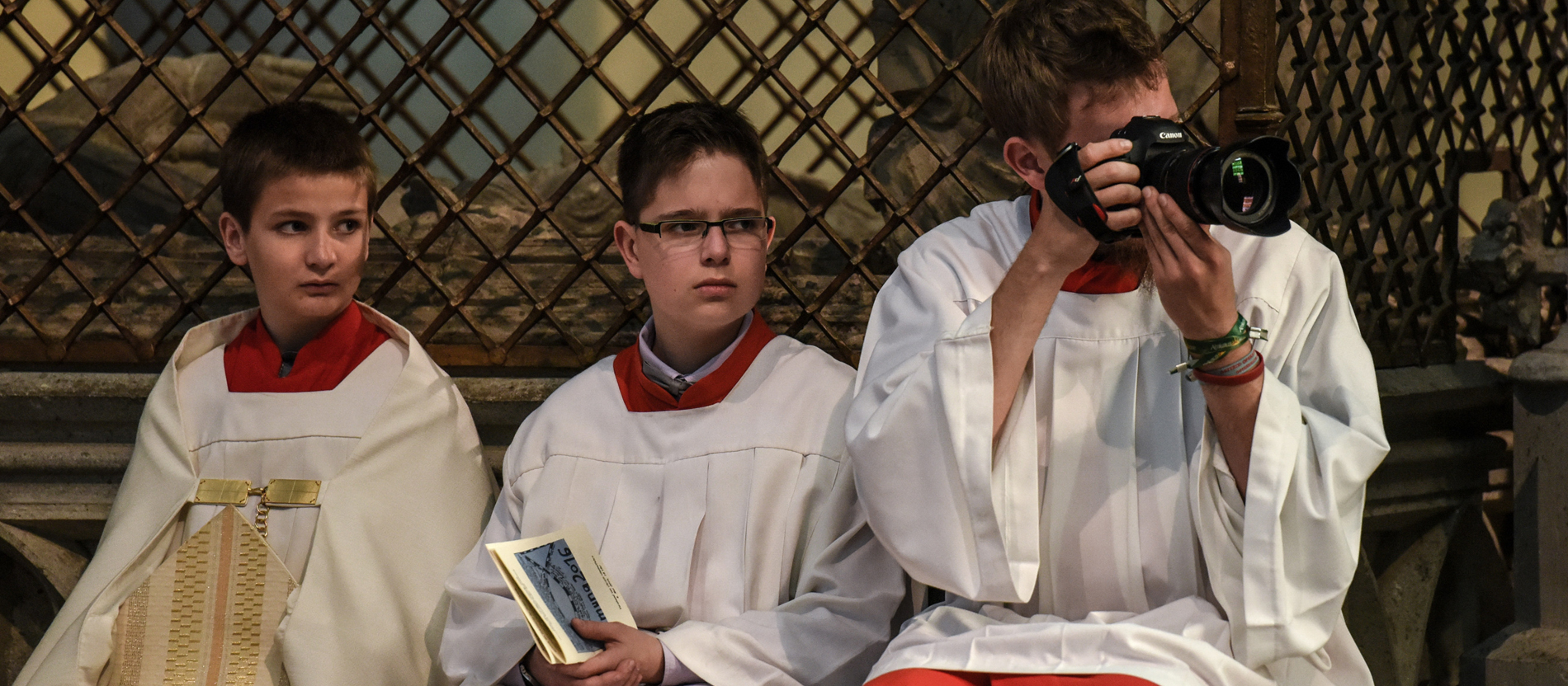 10 Dinge, die ein Ministrant in der Messe nicht tun sollte