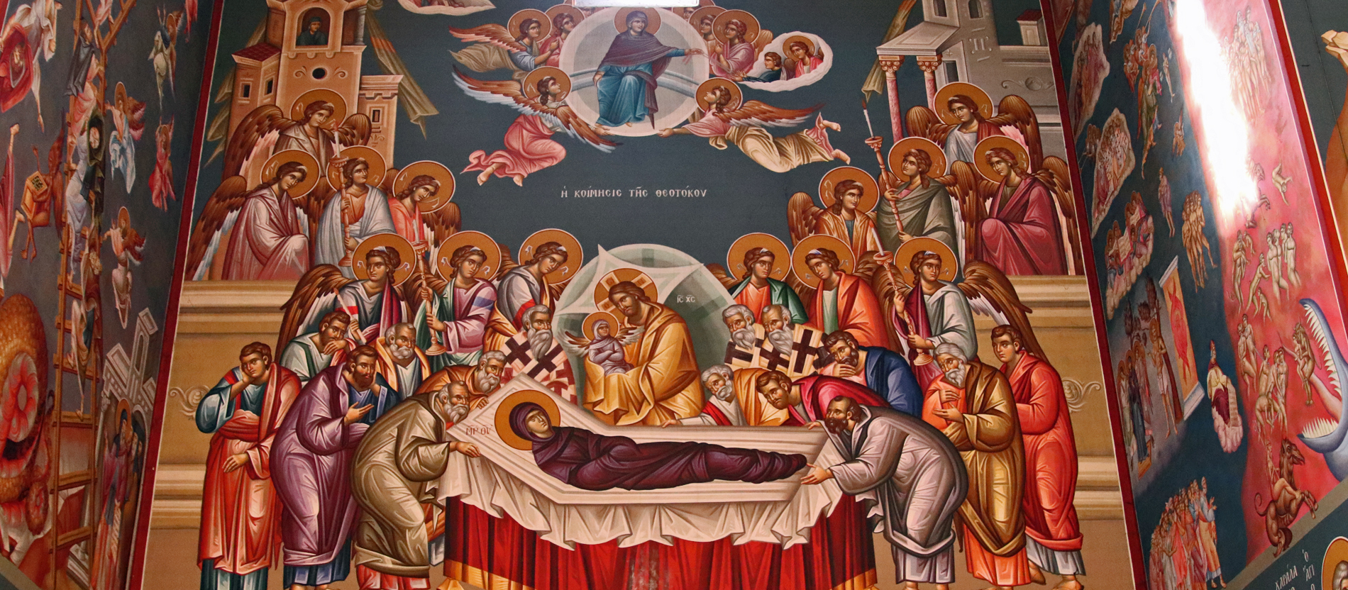 Die Darstellung Mairä Entschlafung und Mariä Himmelfahrt in der griechisch-orthodoxen Kirche.