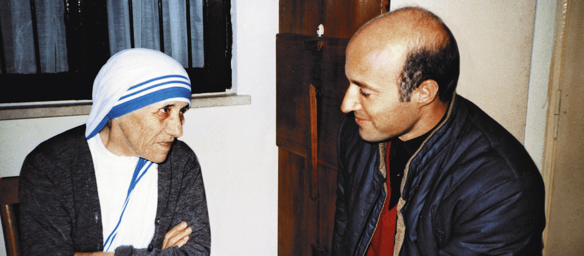 Mutter Teresa im Gespräch mit Leo Maasburg