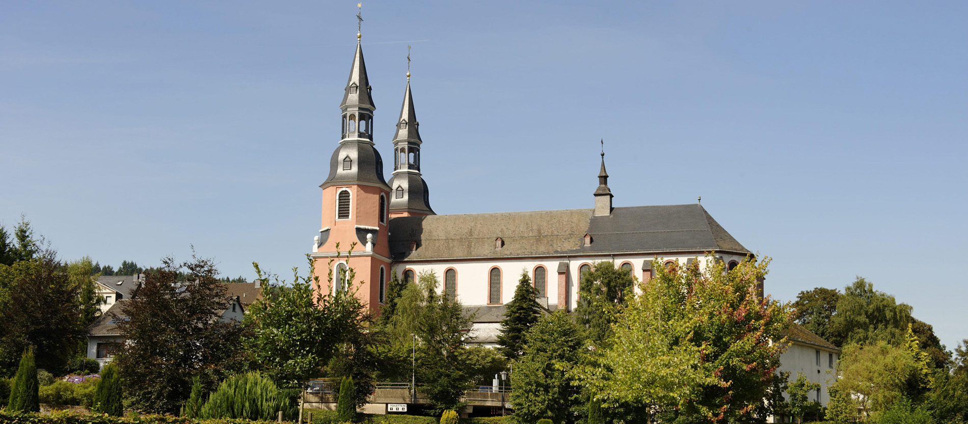 Die Sankt-Salvator-Basilika in Prüm beherbergt Partikel der Sandalen Christi.