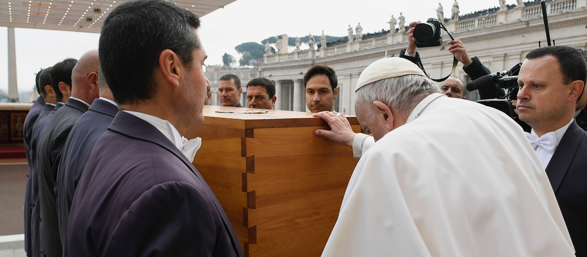 Nachlass von Benedikt XVI.: Erbt Papst Franziskus?