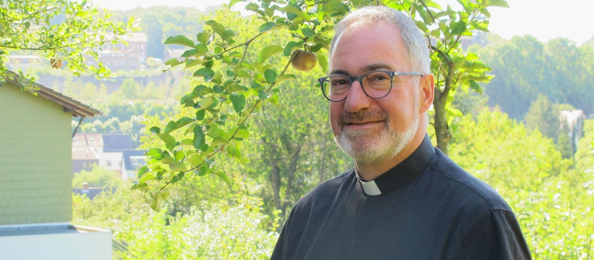 Pfarrer Michael Müller ist seit 2020 Gefängnisseelsorger in der JVA Saarbrücken.