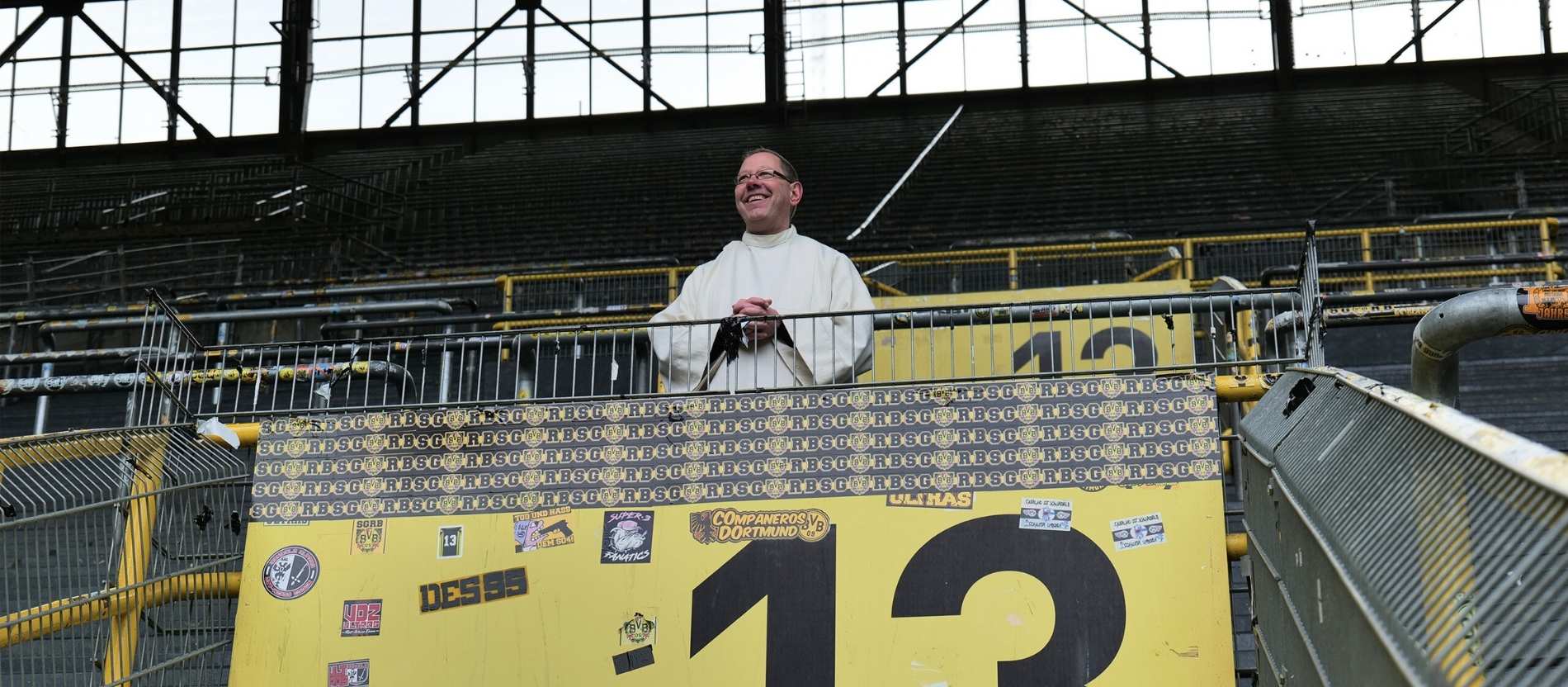 Karsten Haug hat seit 35 Jahren eine Dauerkarte im BVB-Stadion, seit 2017 ist er Fanseelsorger.