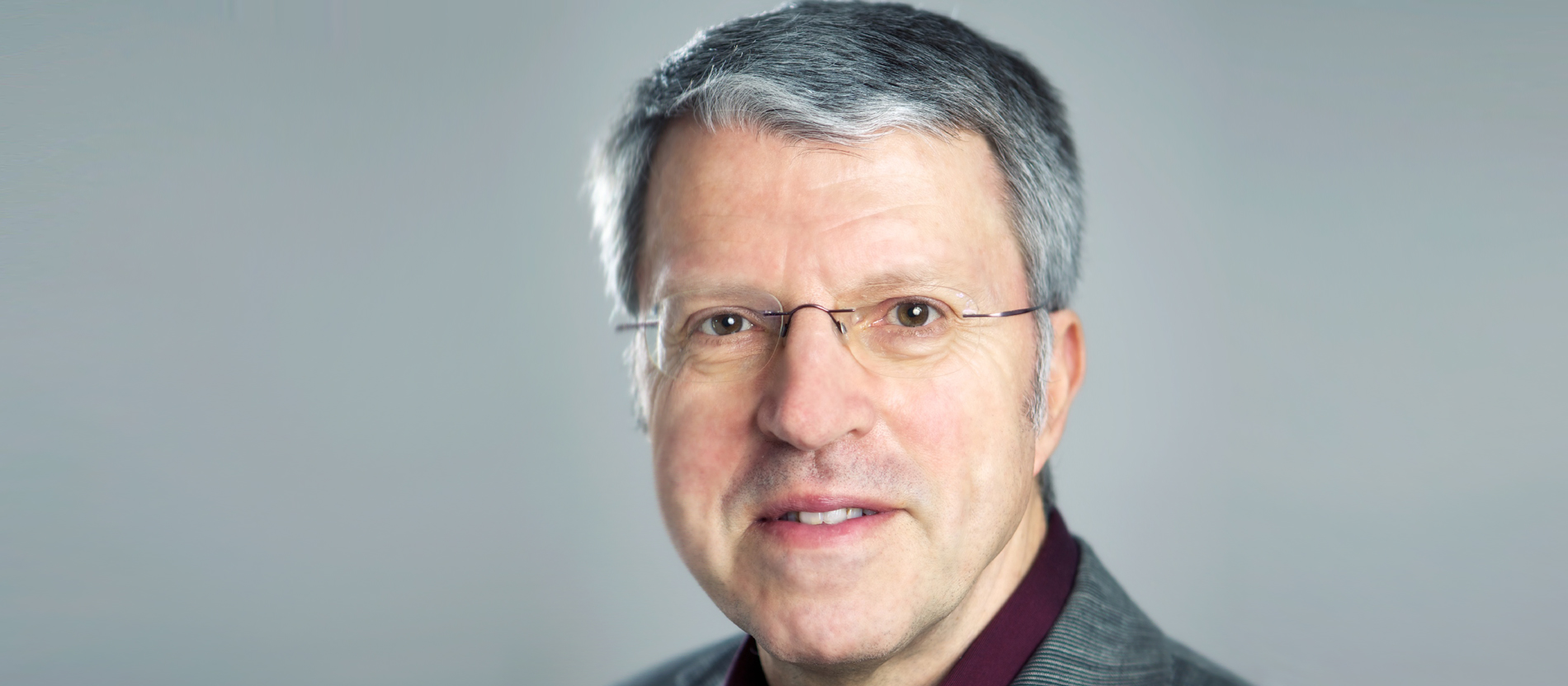Klinikseelsorger Gerold Neudert im Porträt.