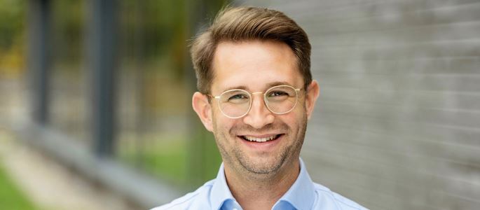 Dr. Johannes Stollhof ist Religionslehrer und Schulleiter am Franziskus Gymnasium in Mutlangen