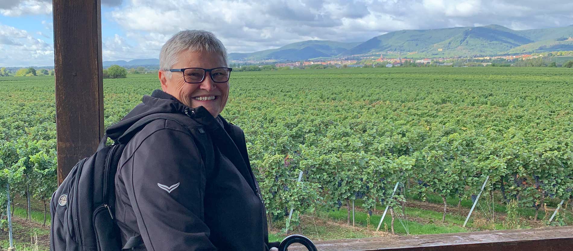 Walburga Wintergerst im Pfälzer Weinanbaugebiet