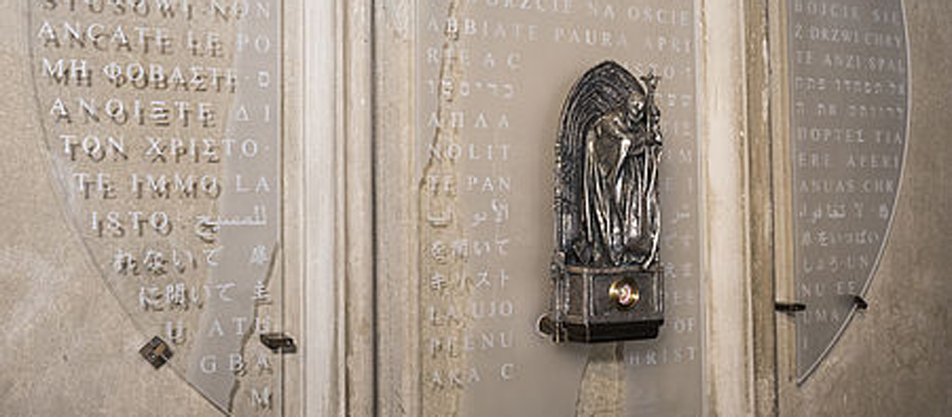 Die neue Blutreliquie Johannes Paul II. im Kölner Dom.