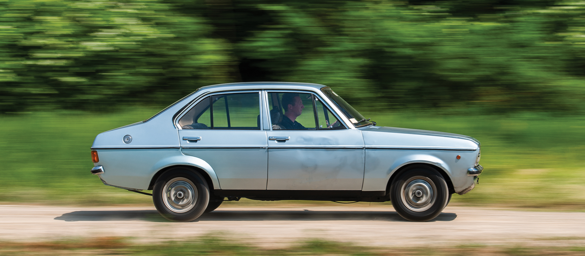 Viele Kilometer konnte Karol Wojtyla nicht auf seinen Escort fahren: Im Jahr 1978 wurde er zum Bischof von Rom gewählt. Papst Johanens Paul II. ließ das Auto stehen - fast 20 Jahre lang in einer Garage im Vatikan.
