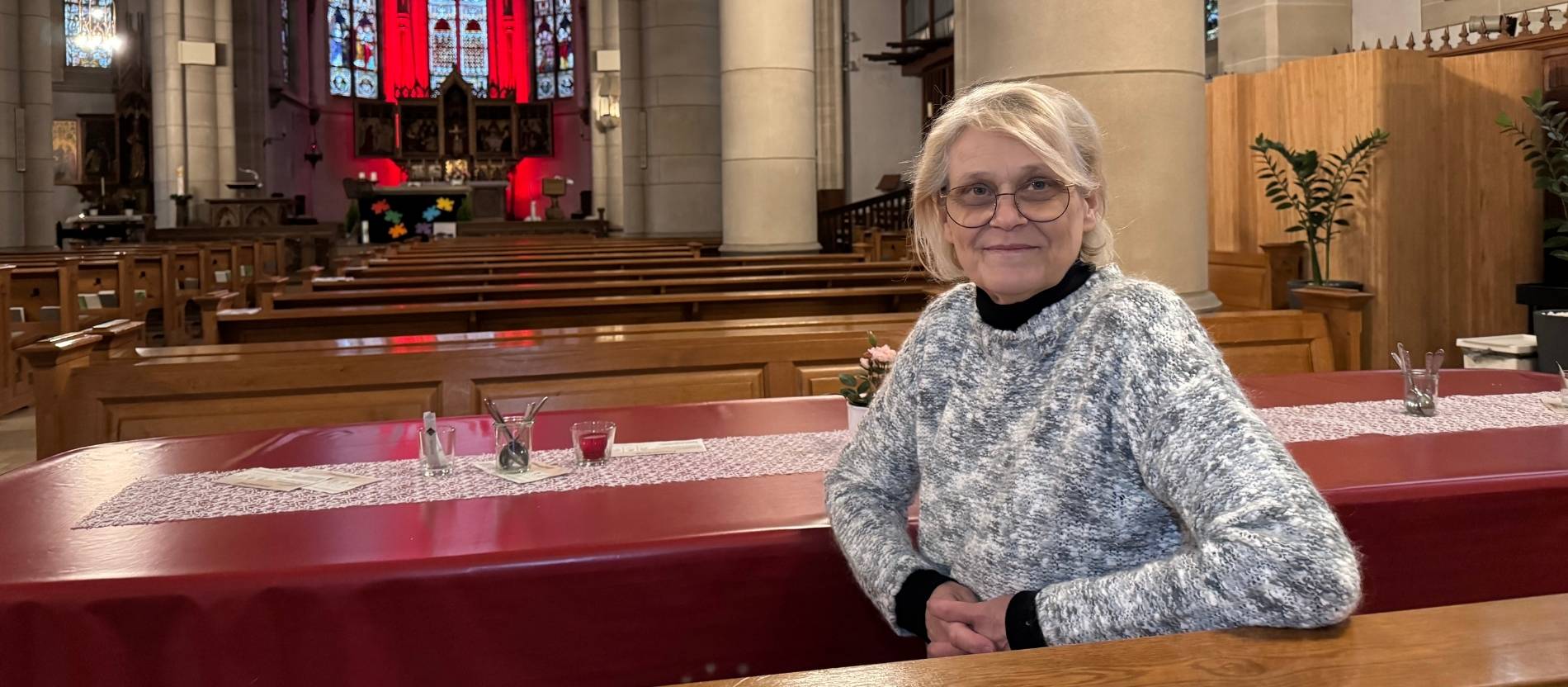 Elke Scheermesser ist zusammen mit zwei anderen Frauen ehrenamtliche Gemeindeleiterin in St. Barbara in Essen-Kray.