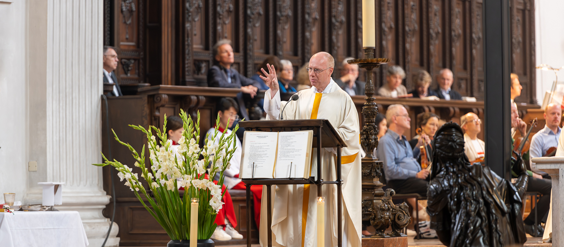 Der neue Provinzial der Jesuiten in Zentraleuropa, Pater Thomas Hollweck, bei einer Predigt