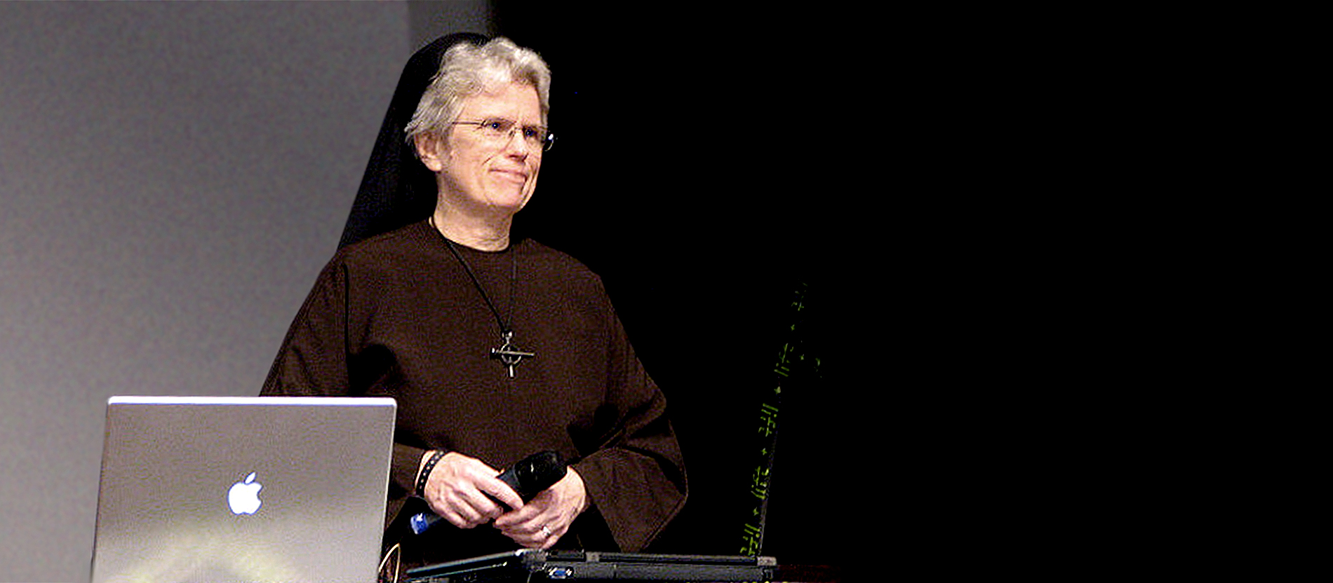Sister Judith presents the Vatican's Internet activities at a conference