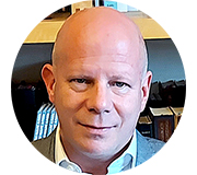 Prof. Dr. Oliver Wintzek ist Professor für Dogmatik und Fundamentaltheologie an der Katholischen Hochschule in Mainz. Zugleich ist er als Kooperatur an der Jesuitenkirche in Mannheim tätig.